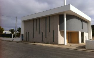 Construção de Igreja Paradas A-dos-Cunhados